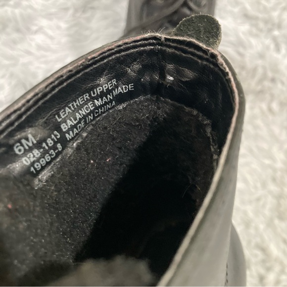 Fleece-lined Leather Boots - Picture 8 of 11